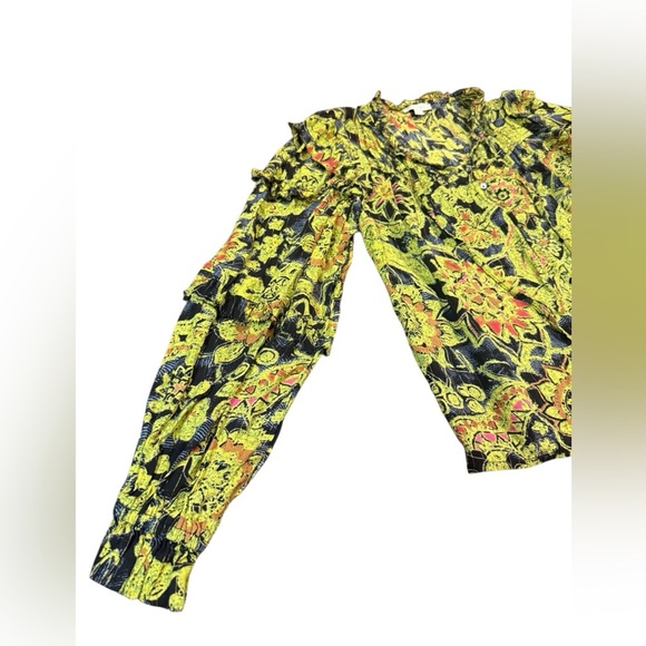 Jennifer & Grace Floral Printed Blouse Yoked Pintucked Tie Detail Size Medium - Picture 2 of 9